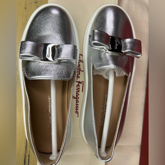 Salvatore Ferragamo Novello Leather Big Kids Sneakers - Picture 7 of 12